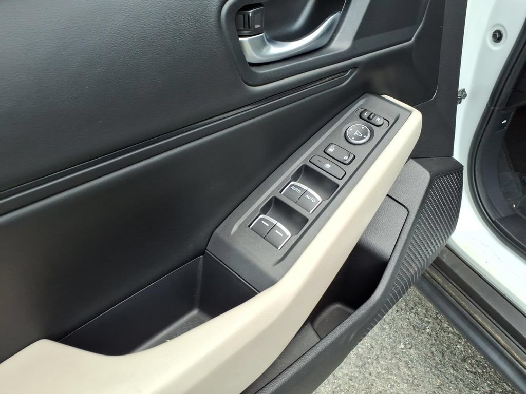Used 2023 Honda Accord EX image 16