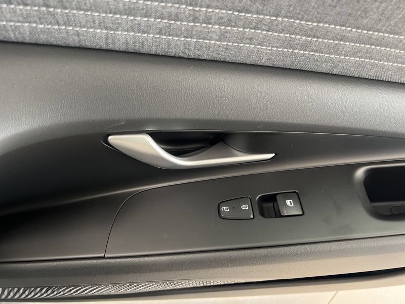 New 2026 Hyundai Elantra Limited FWD image 14