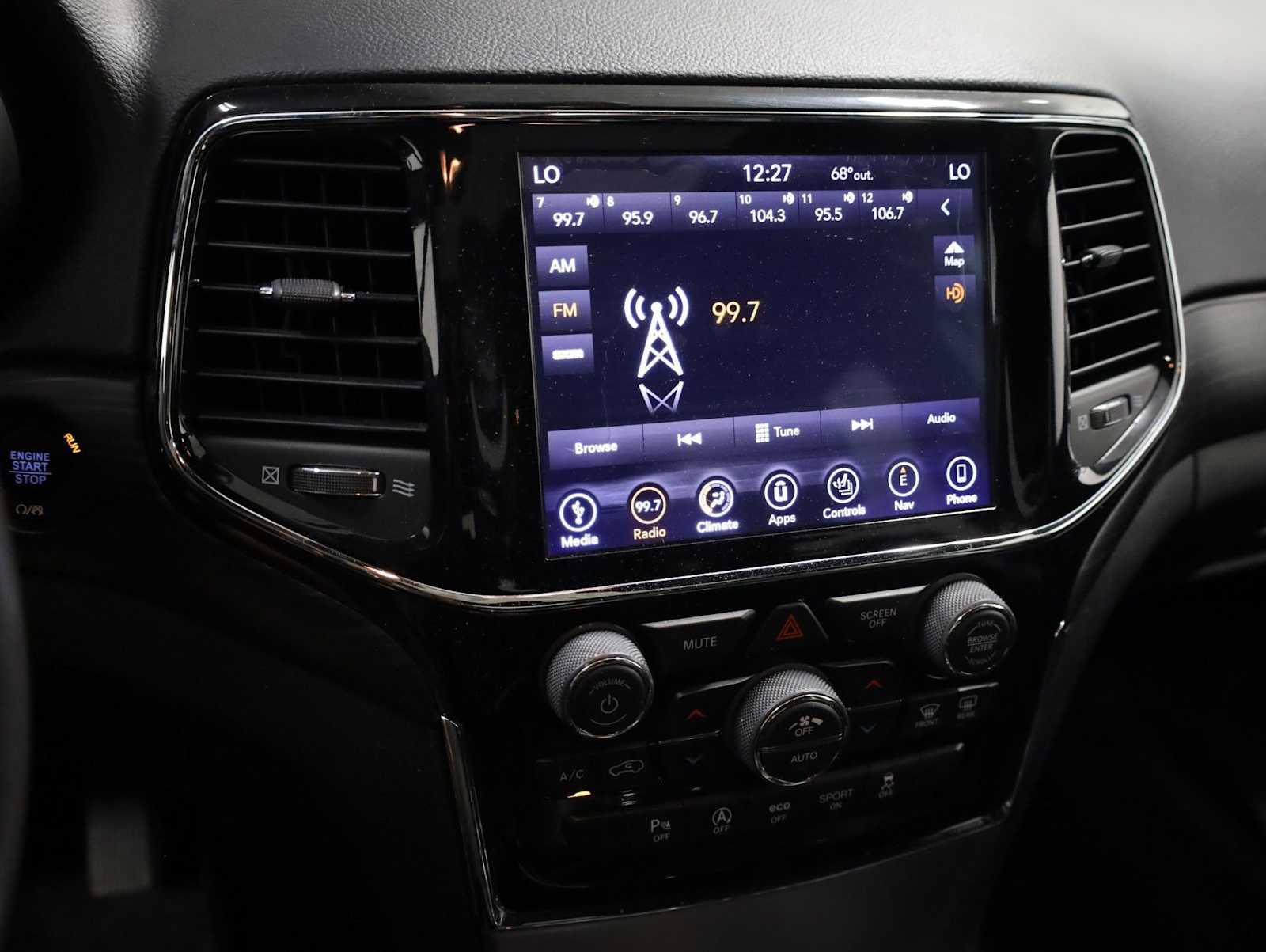 Used 2019 Jeep Grand Cherokee Altitude AWD/4WD image 30