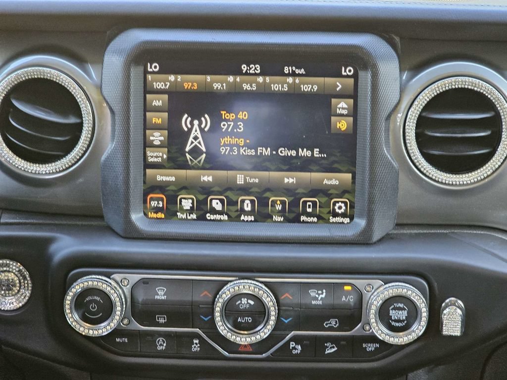Used 2020 Jeep Wrangler Unlimited Sahara AWD/4WD image 16