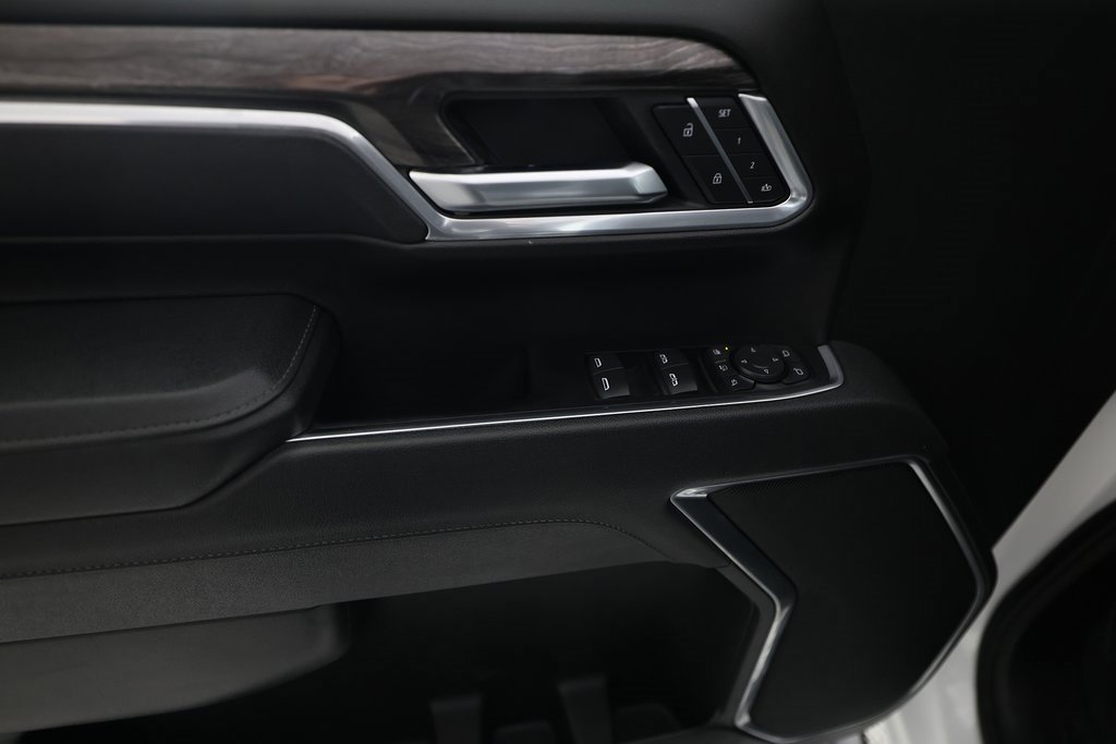 Used 2025 Chevrolet Silverado 3500 LTZ image 16