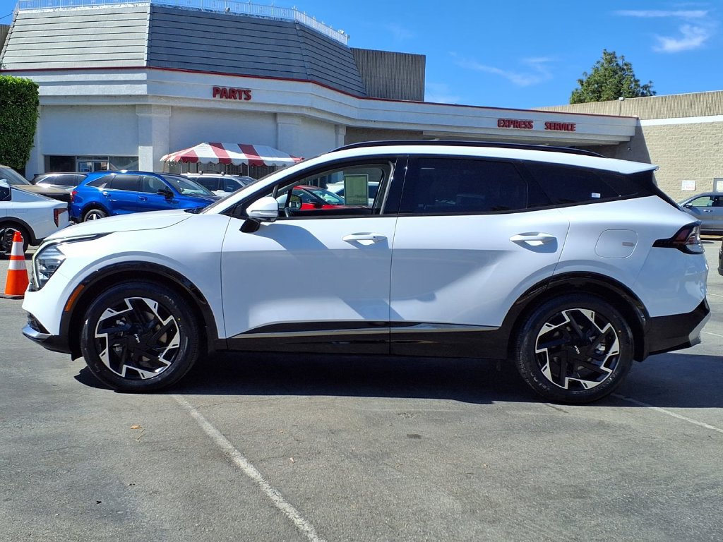 Certified 2024 Kia Sportage SX FWD image 2