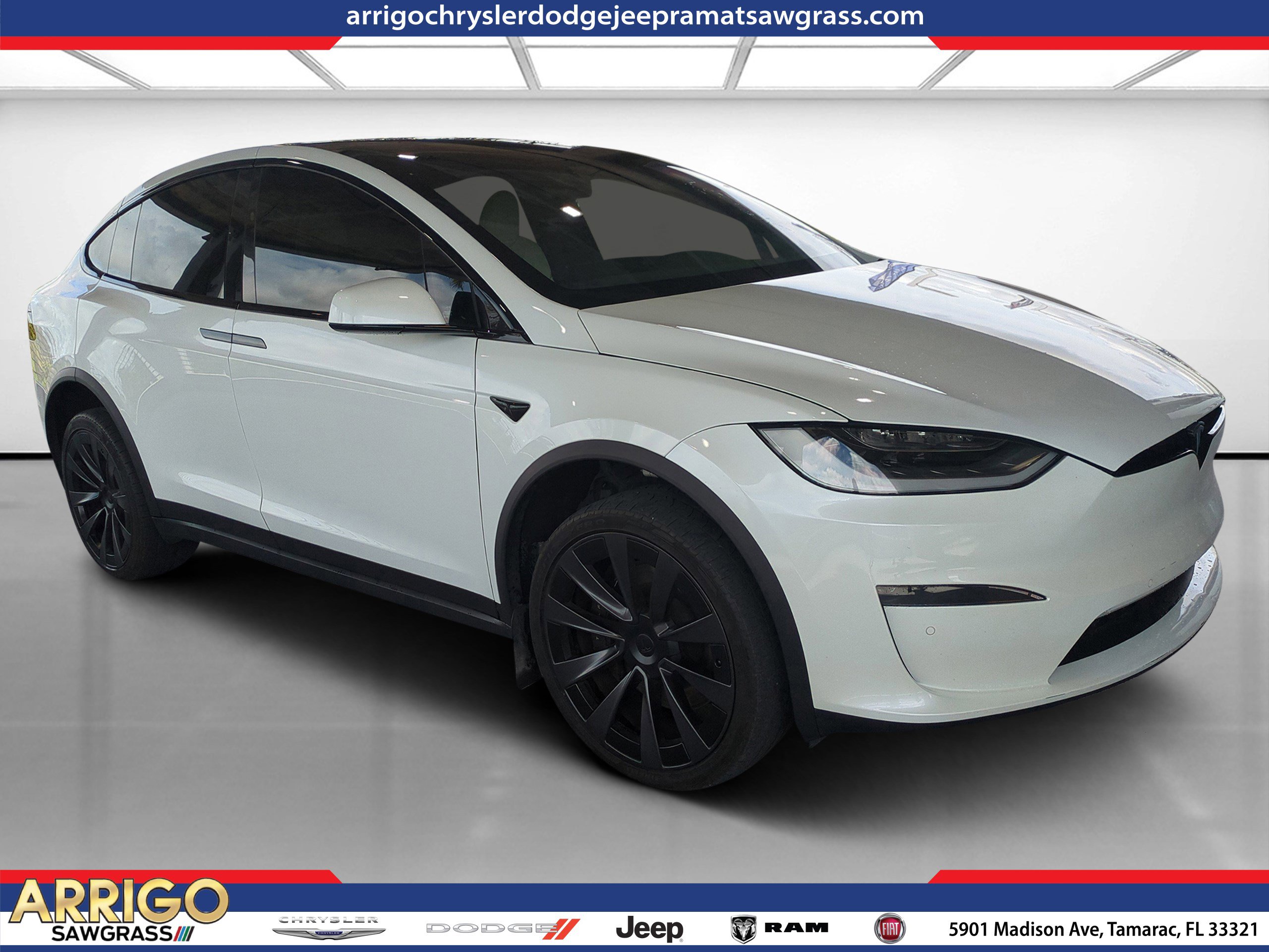 Used 2022 Tesla Model X Plaid image 1