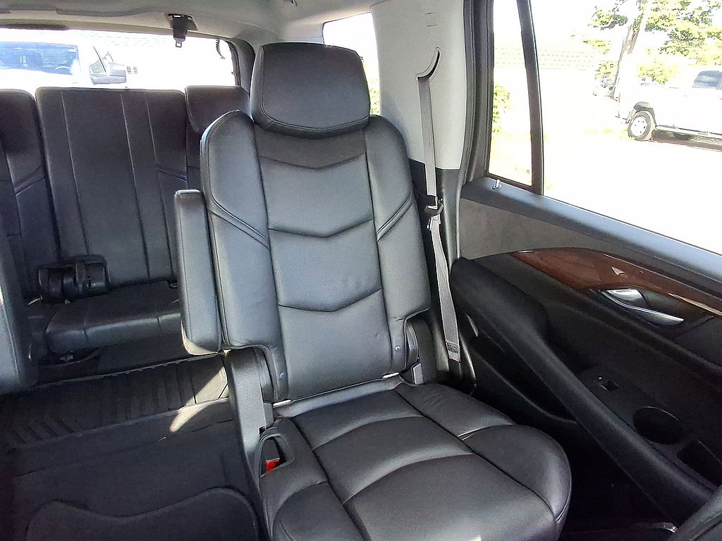 Used 2017 Cadillac Escalade Premium Luxury AWD/4WD image 14
