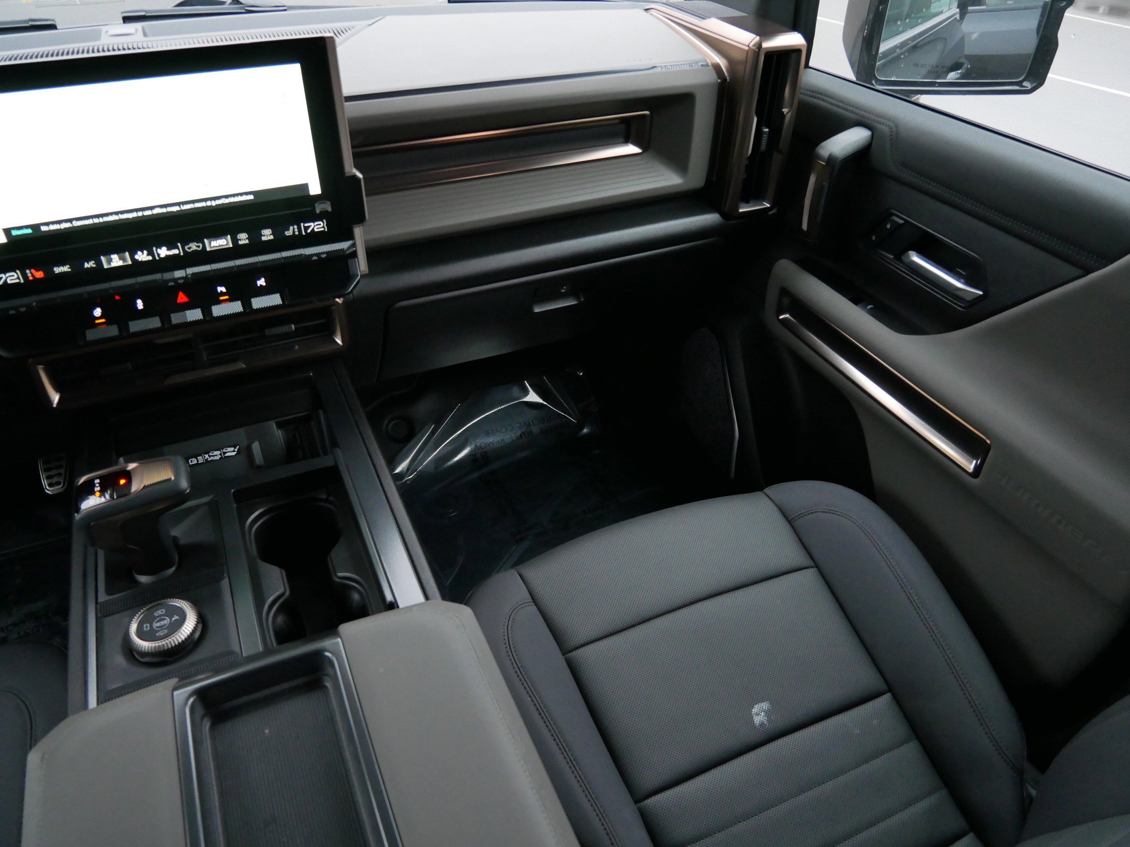 Used 2025 GMC Hummer EV 2X w/ LPO, Sport Package image 11