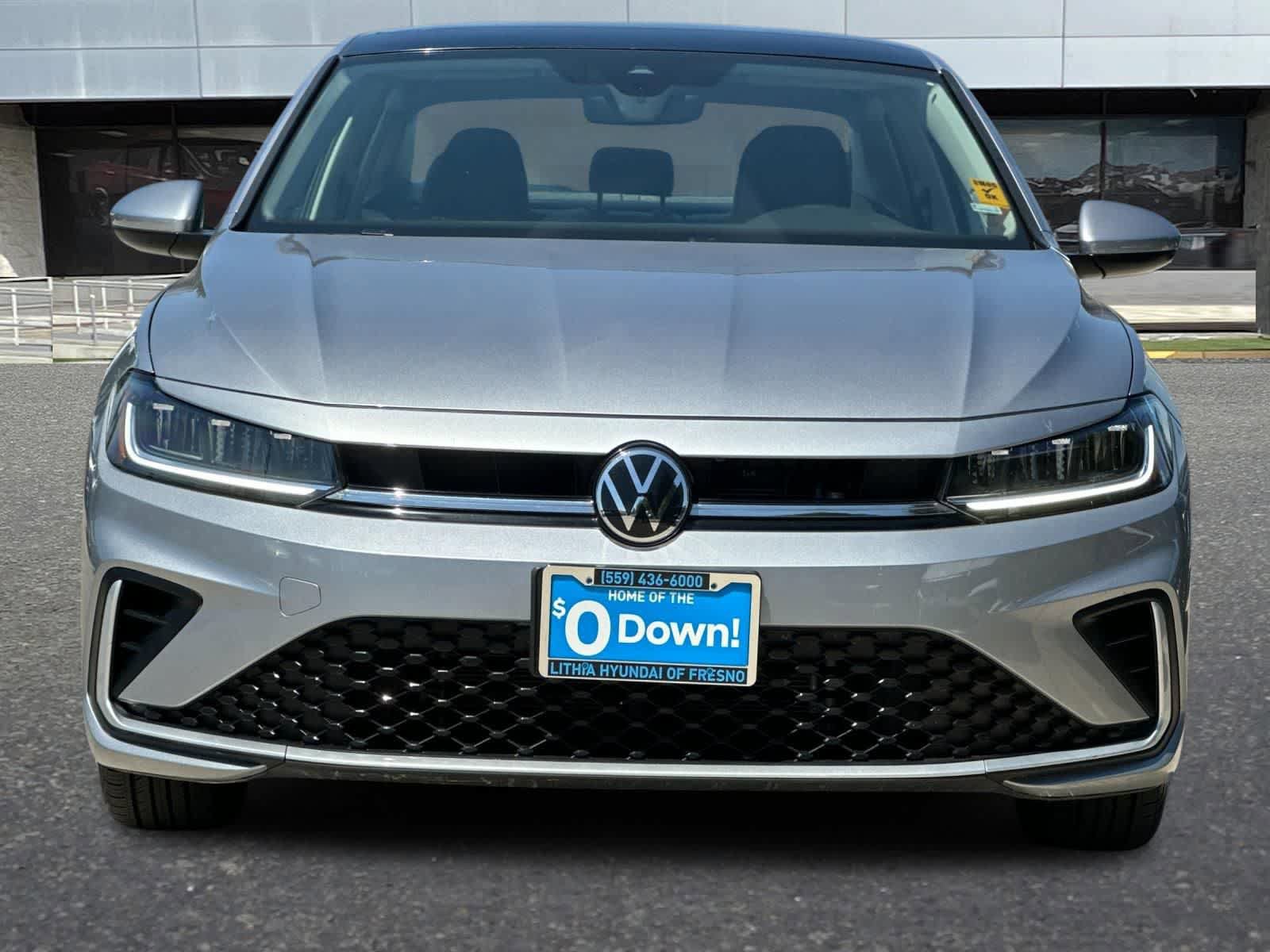 Used 2025 Volkswagen Jetta SE FWD image 11