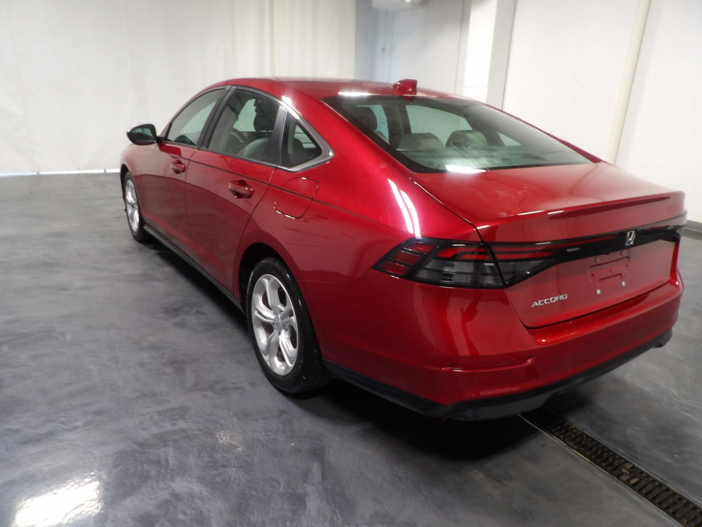 Used 2025 Honda Accord LX image 6