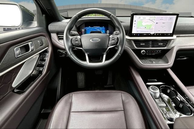 Used 2025 Ford Explorer Platinum w/ LUX Leather Package AWD/4WD image 5