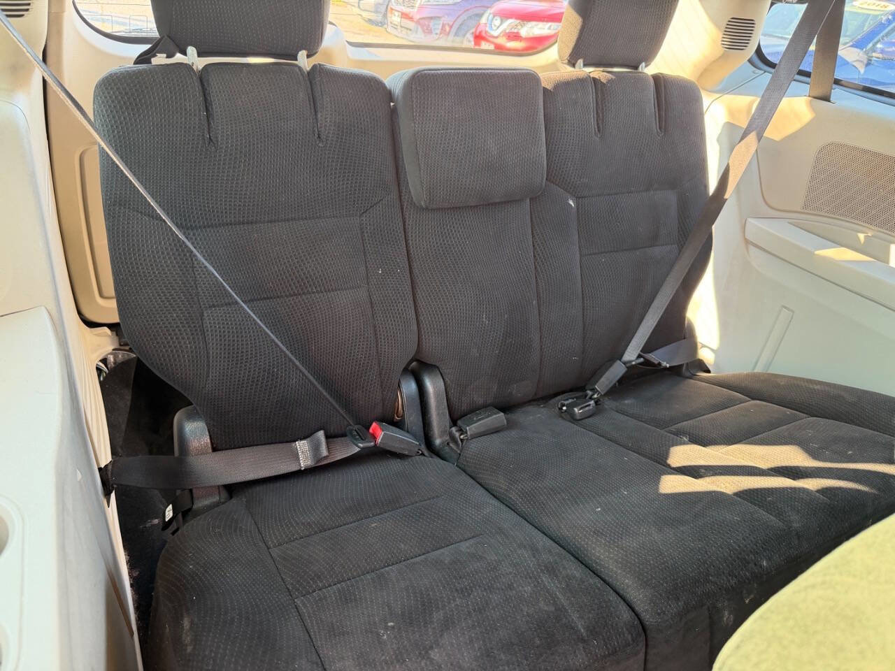 Used 2015 Dodge Grand Caravan American Value Package image 22