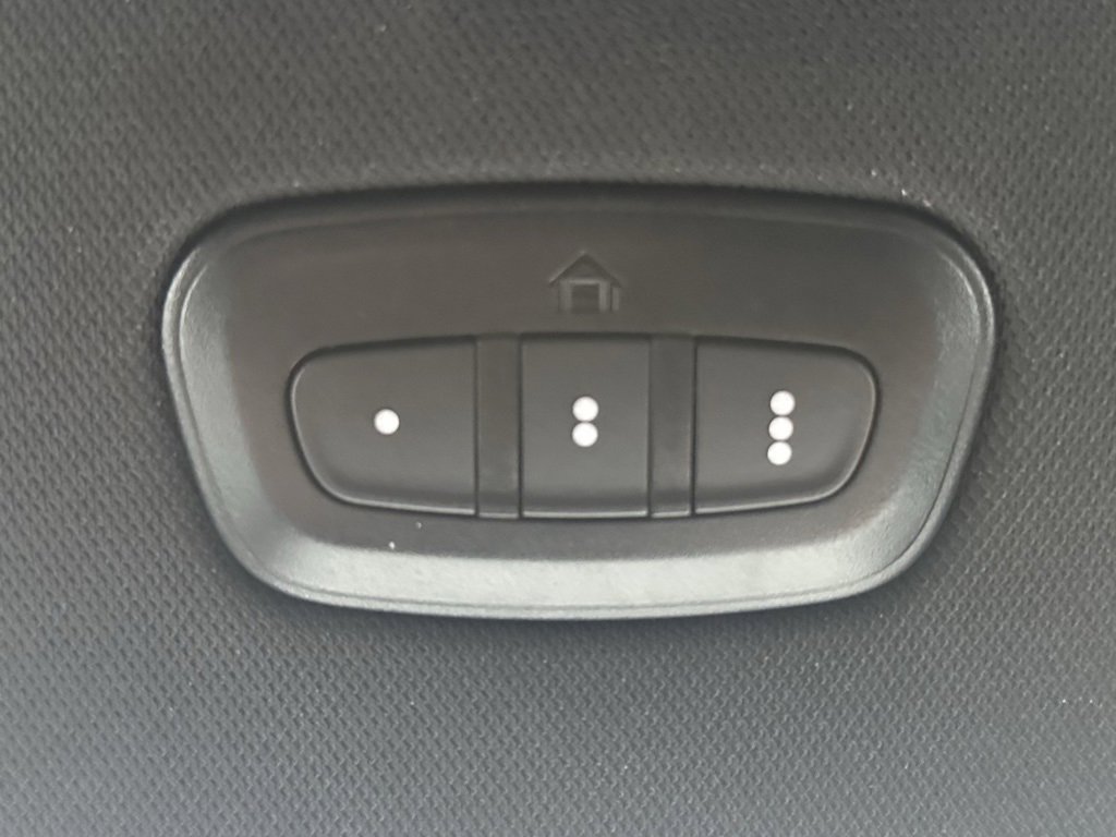 Used 2023 Jeep Wagoneer L Series II image 39