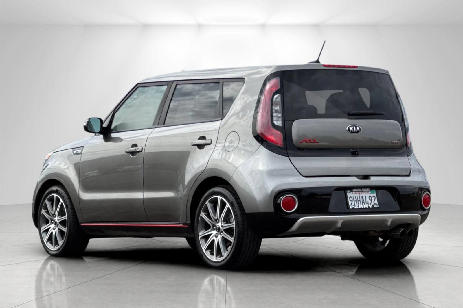 Used 2019 Kia Soul ! FWD image 5