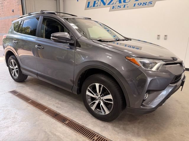 Used 2017 Toyota RAV4 XLE AWD/4WD image 2