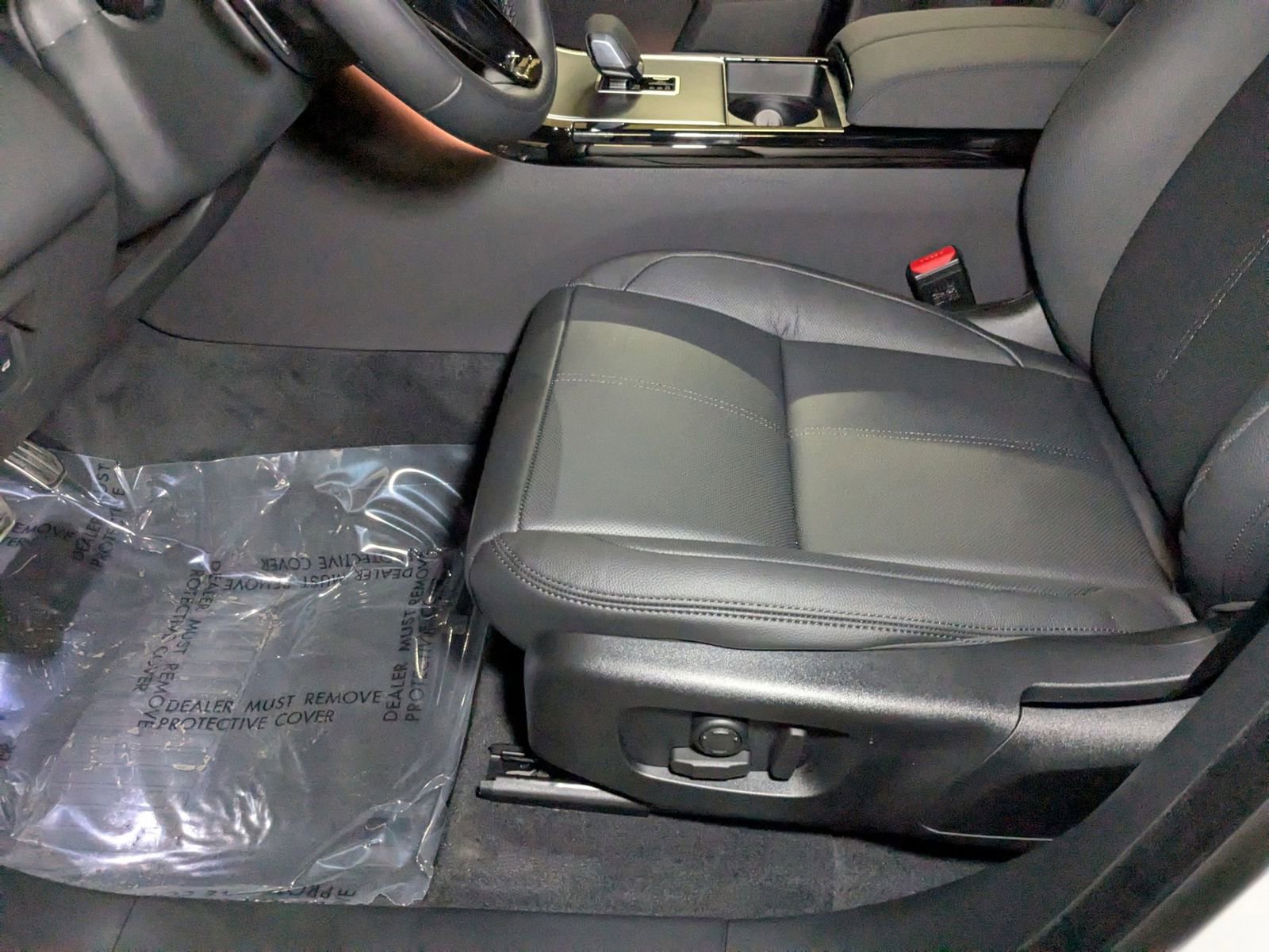 New 2026 Land Rover Range Rover Velar Dynamic SE image 4