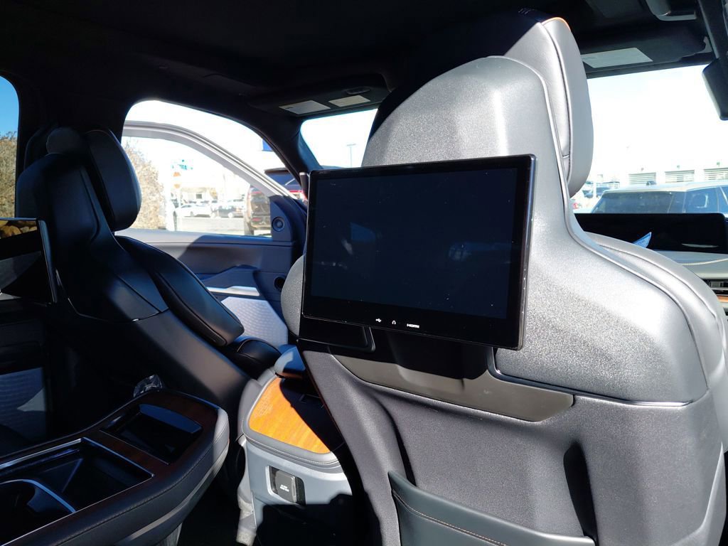 New 2025 Lincoln Navigator Black Label image 27