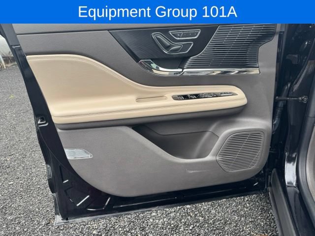 Used 2022 Lincoln Corsair AWD w/ Premium Package image 12