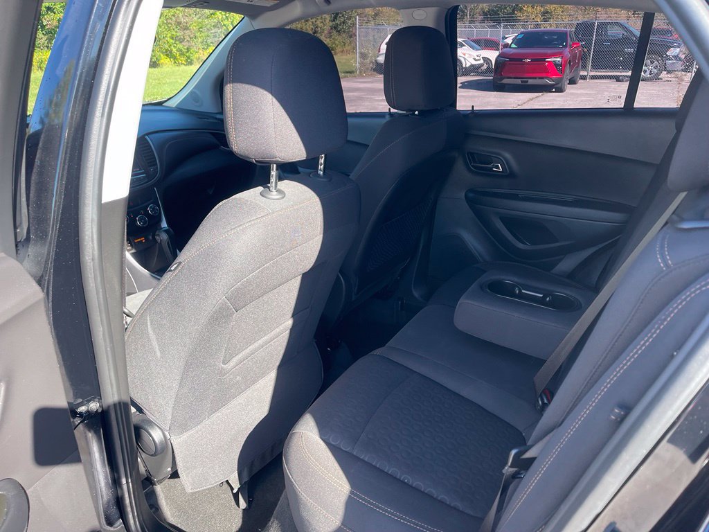 Used 2020 Chevrolet Trax LS FWD image 14