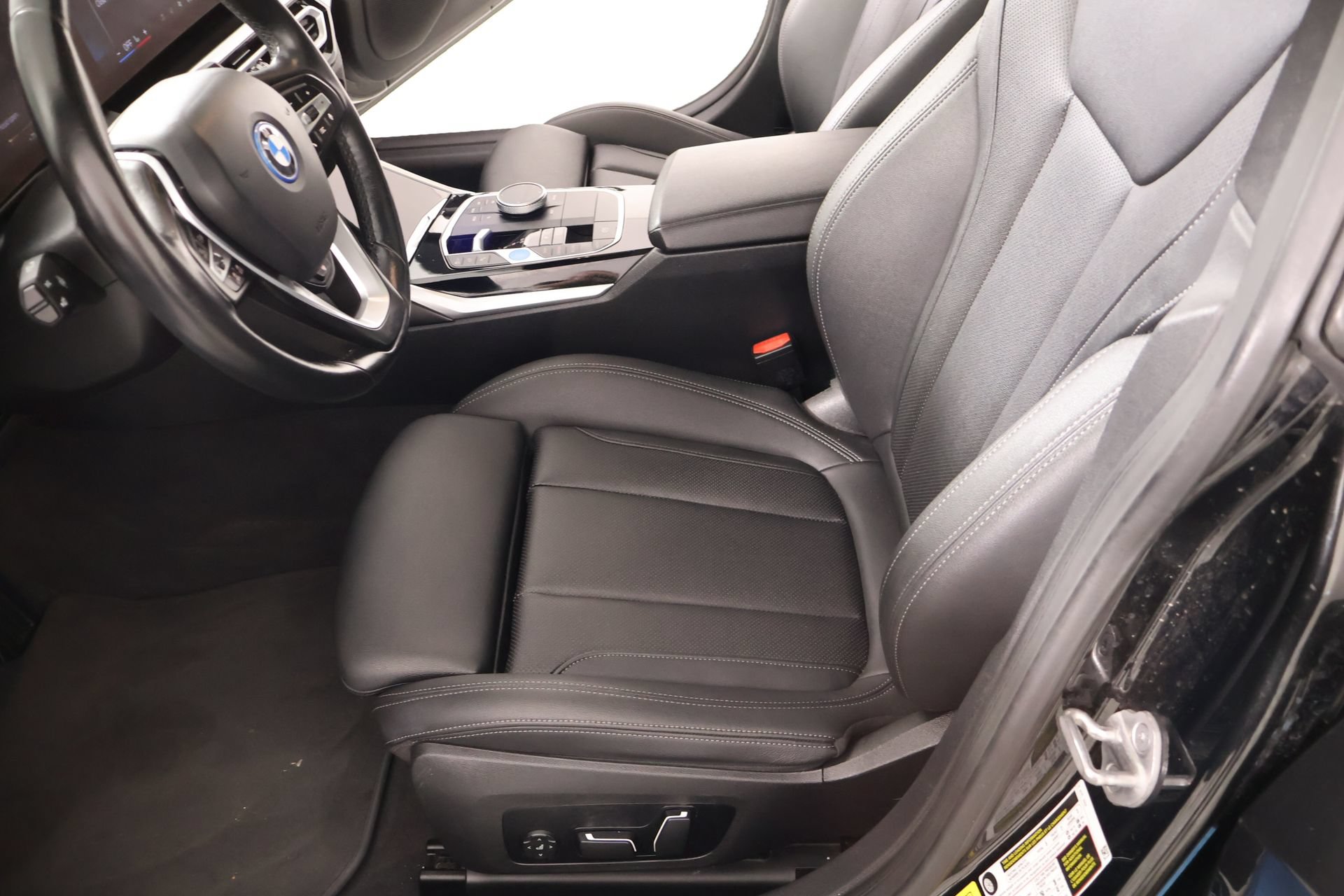 Used 2024 BMW i4 eDrive40 RWD image 12