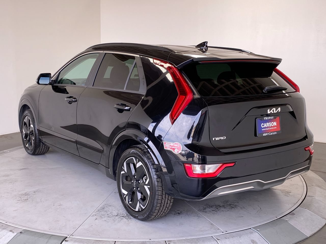Certified 2023 Kia Niro Wind FWD image 3