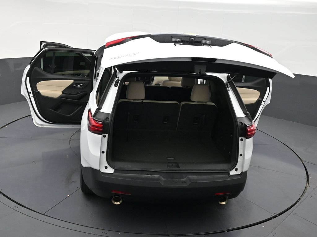 Used 2023 Chevrolet Traverse LS FWD image 31