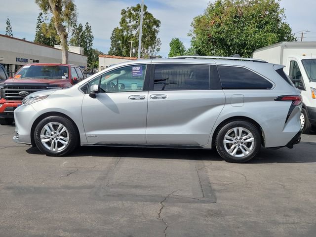 Used 2021 Toyota Sienna Limited FWD image 29