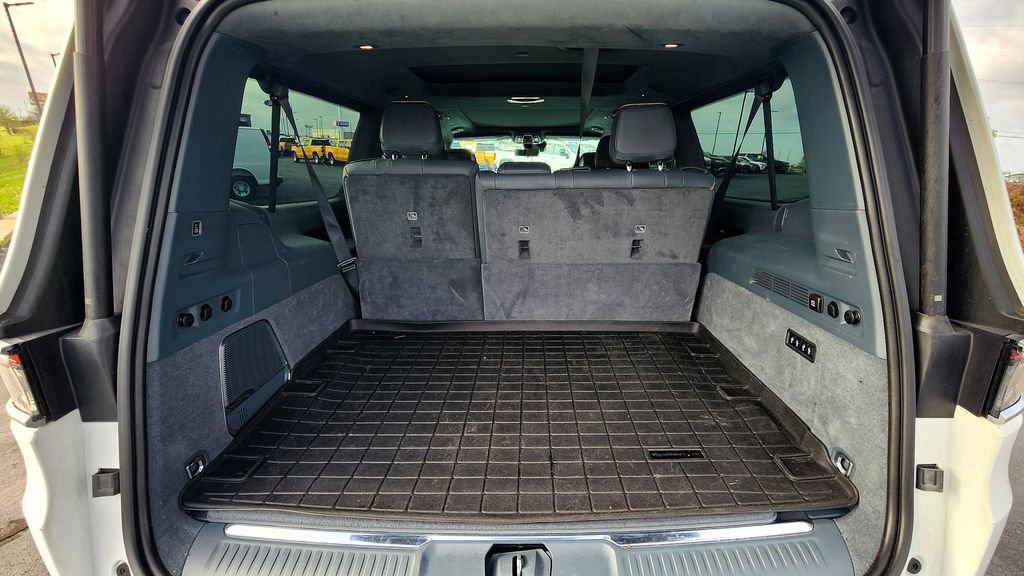 Used 2024 Jeep Grand Wagoneer L Series III w/ Rear Seat Video Group 1 AWD/4WD image 6