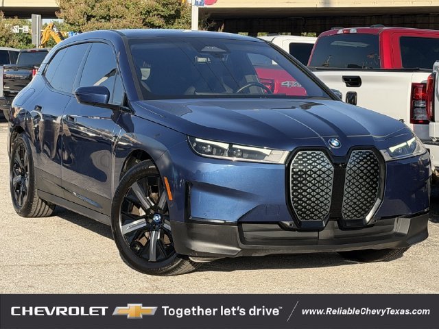 Used 2022 BMW iX xDrive50 w/ Premium Package AWD/4WD image 2