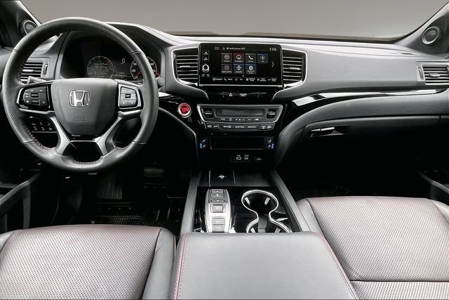 Used 2025 Honda Ridgeline Black Edition image 8