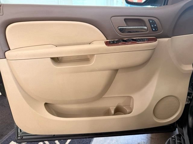 Used 2013 Chevrolet Avalanche LTZ AWD/4WD image 9