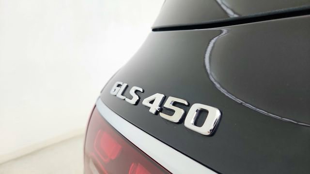 Used 2025 Mercedes-Benz GLS 450 4MATIC image 17