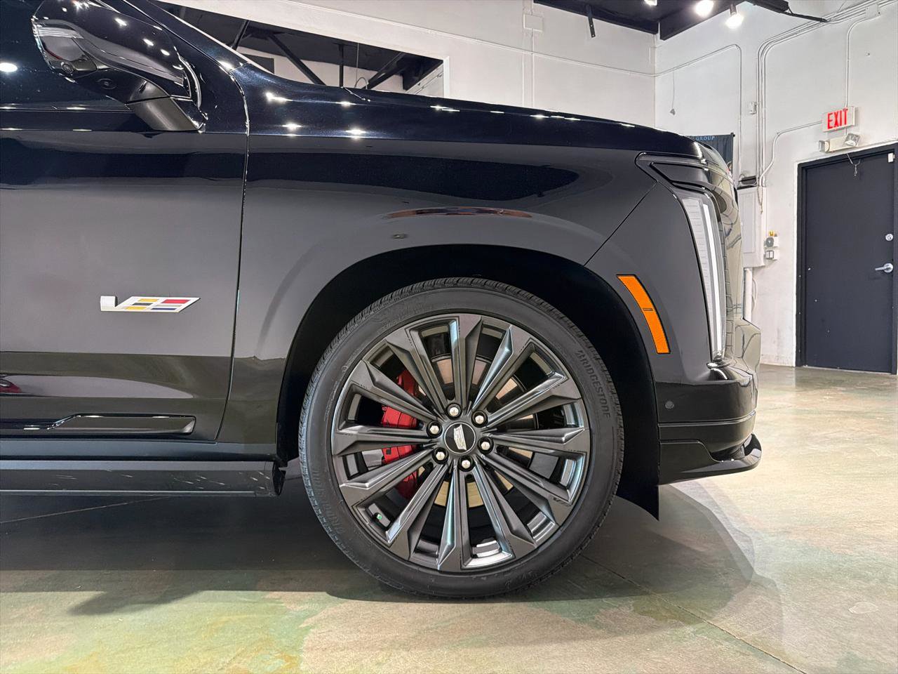 Used 2026 Cadillac Escalade ESV V image 11