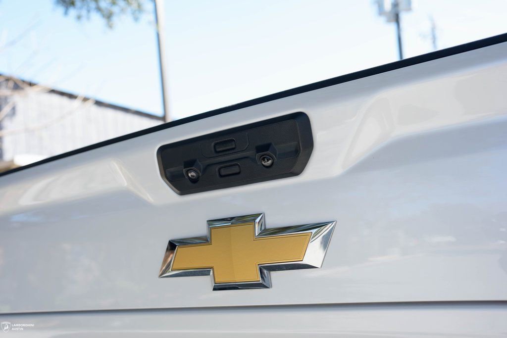 Used 2024 Chevrolet Silverado 3500 High Country w/ High Country Premium Package image 3