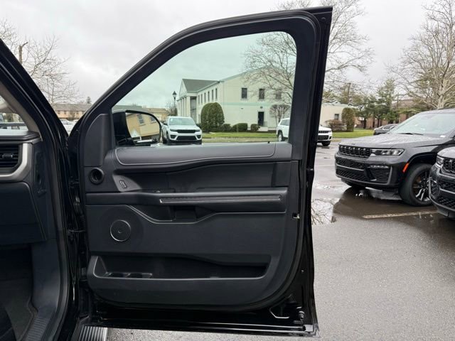 Used 2023 Ford Expedition Max XLT AWD/4WD image 30