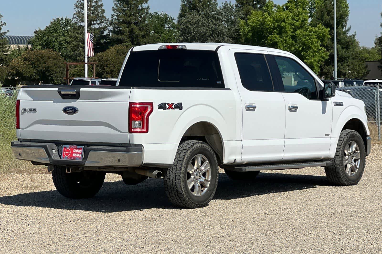 Used 2015 Ford F150 XLT w/ Equipment Group 302A Luxury AWD/4WD image 3