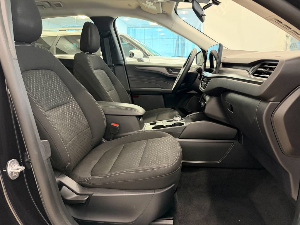 Used 2025 Ford Escape Active w/ Tech Pack #1 FWD image 11