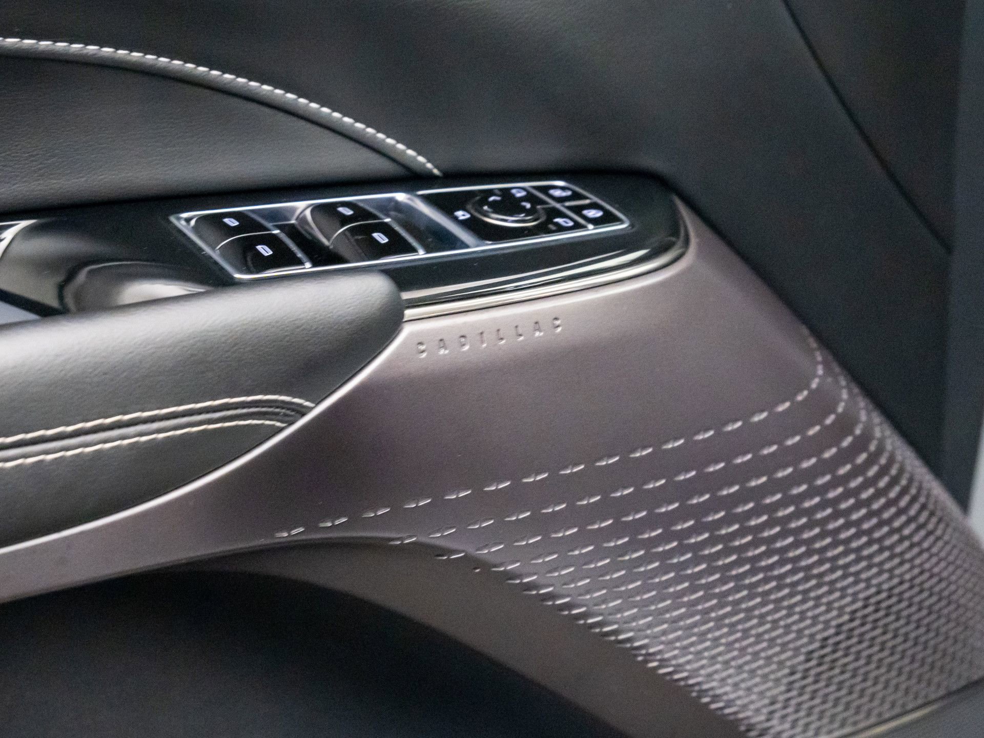 Certified 2024 Cadillac Lyriq Tech w/ Driver Assist Package image 18