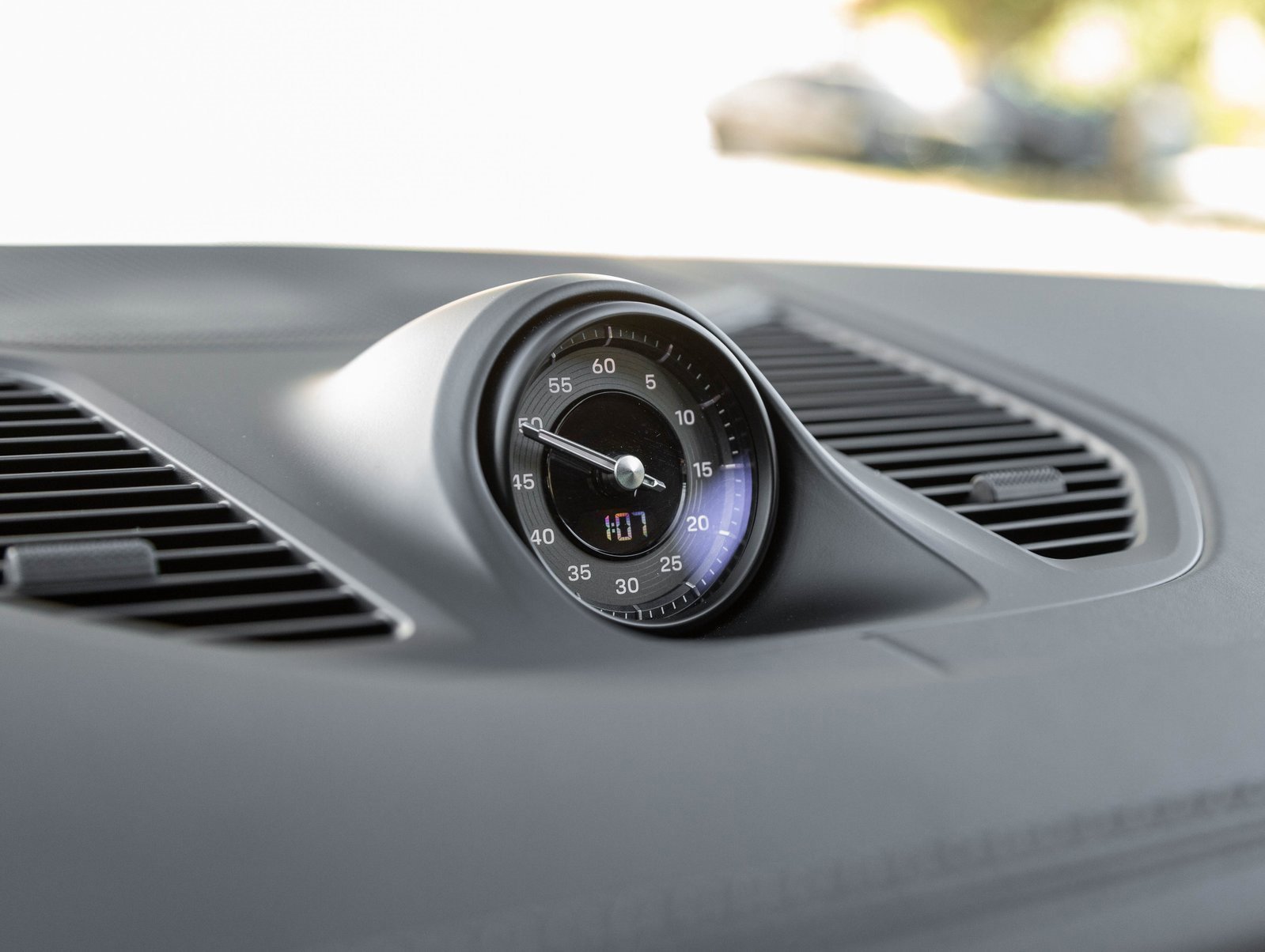 Used 2025 Porsche Cayenne Turbo image 25