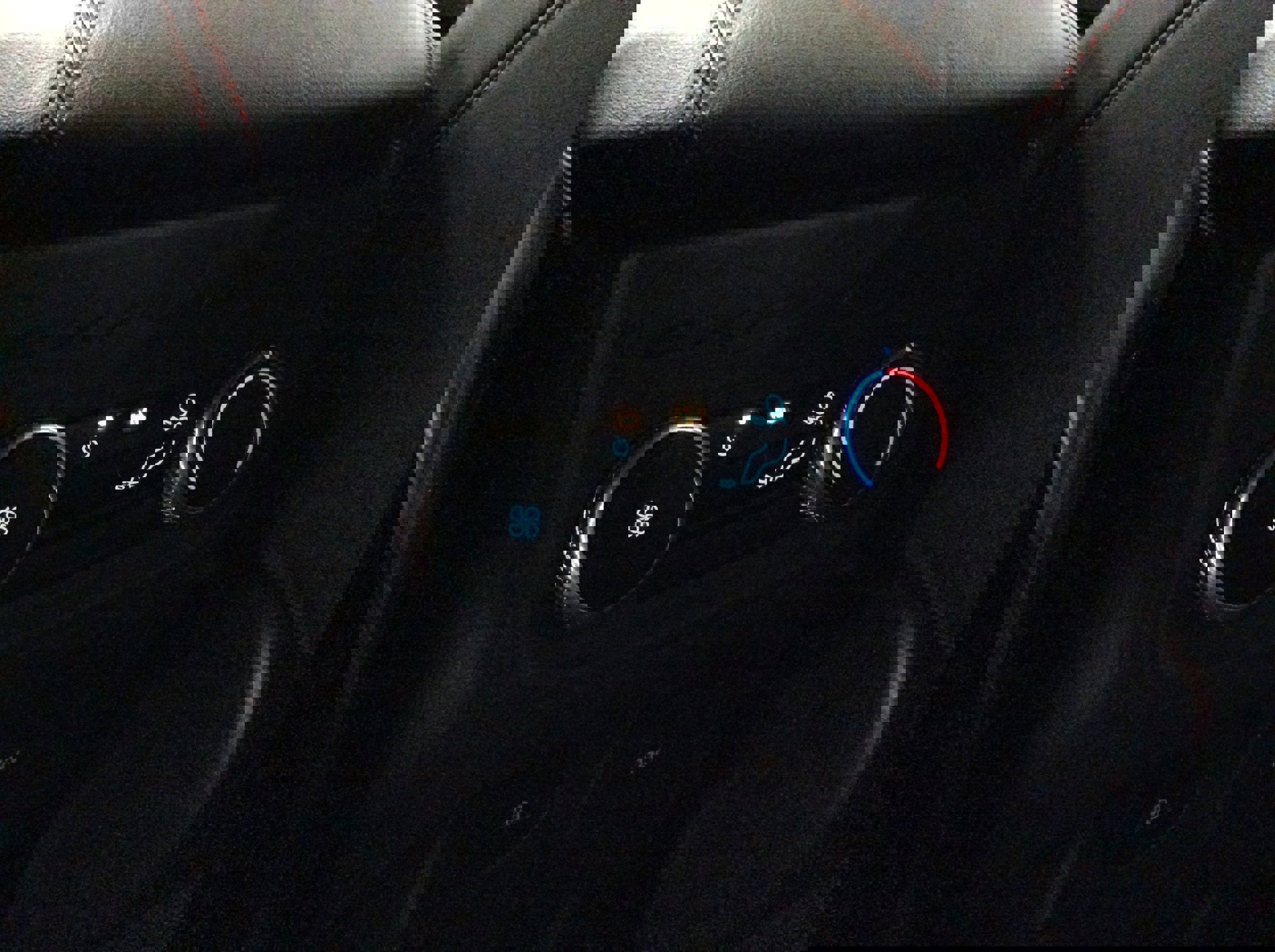 Used 2025 Ford Explorer ST-Line image 35