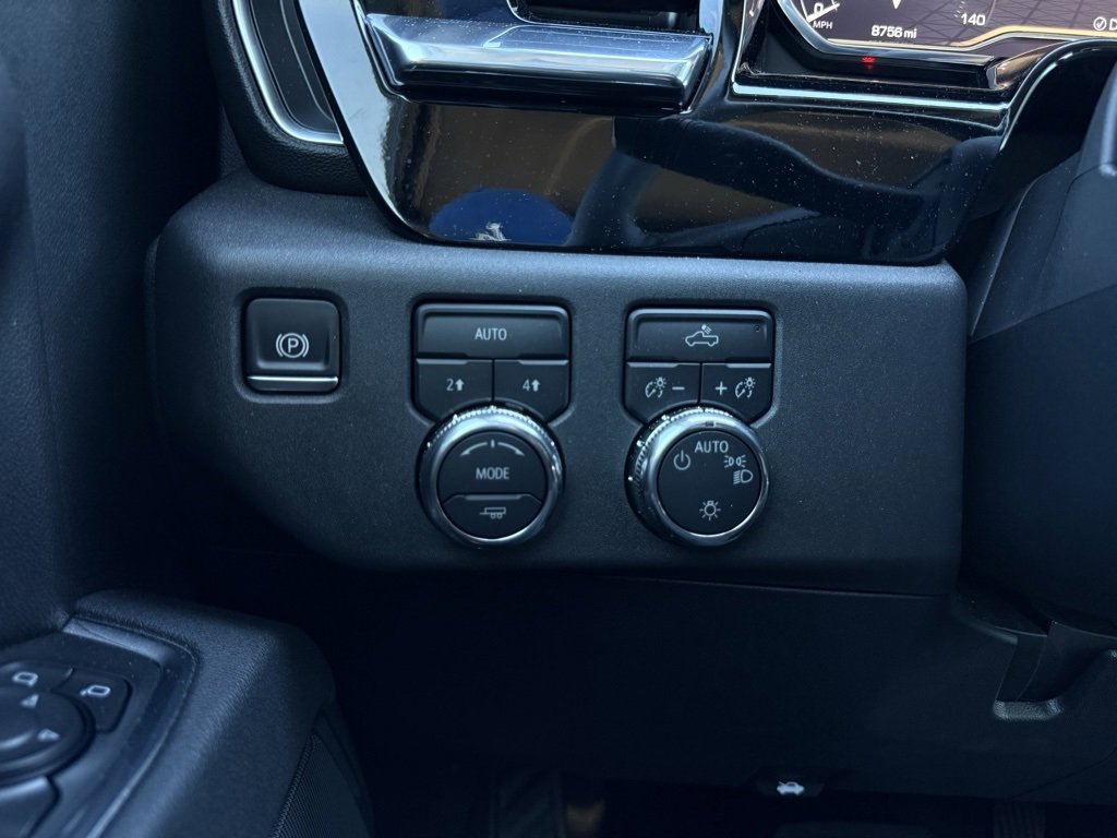 Used 2025 GMC Sierra 1500 SLE image 13