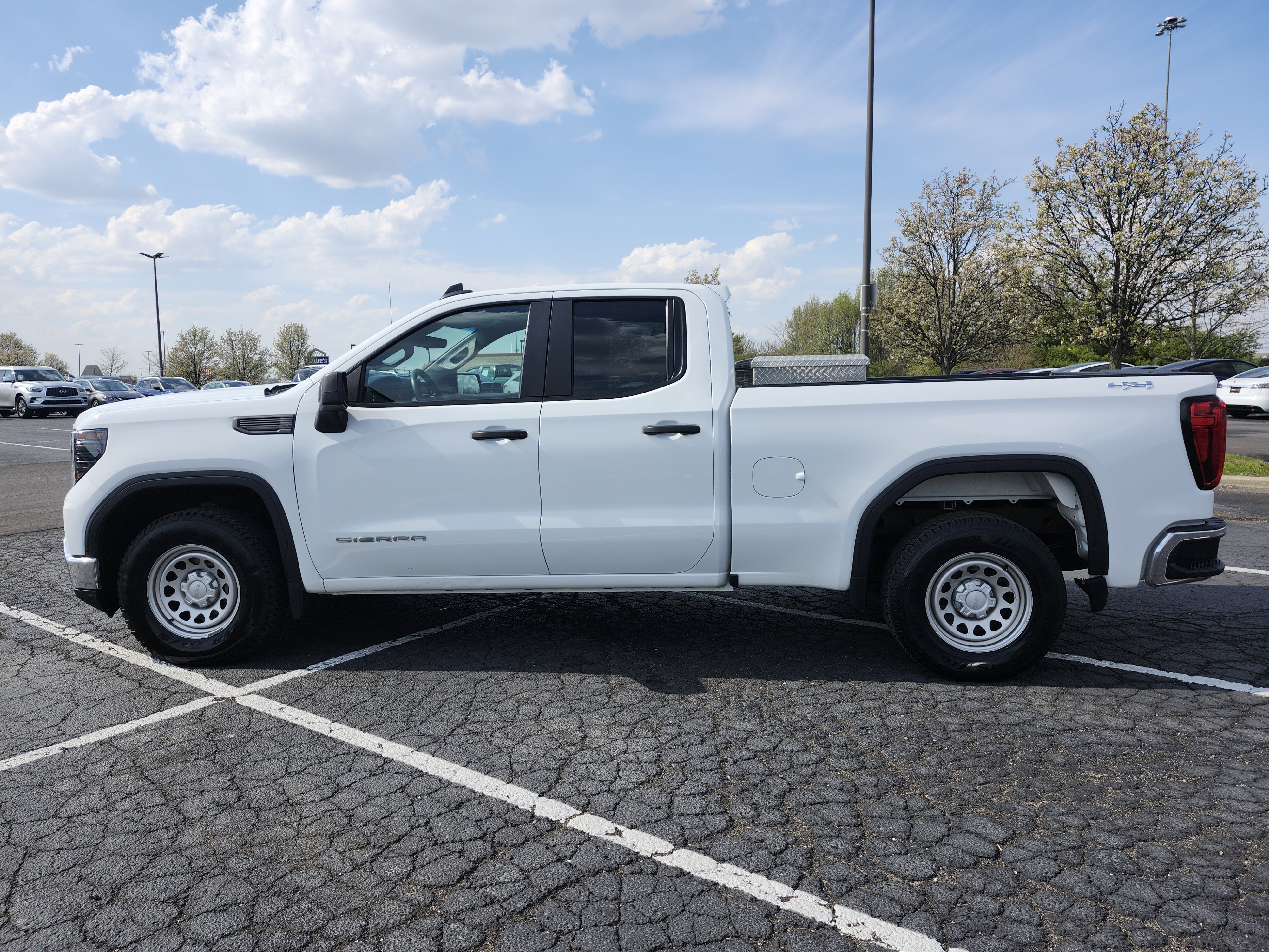 Used 2024 GMC Sierra 1500 Pro w/ Pro Value Package AWD/4WD image 14