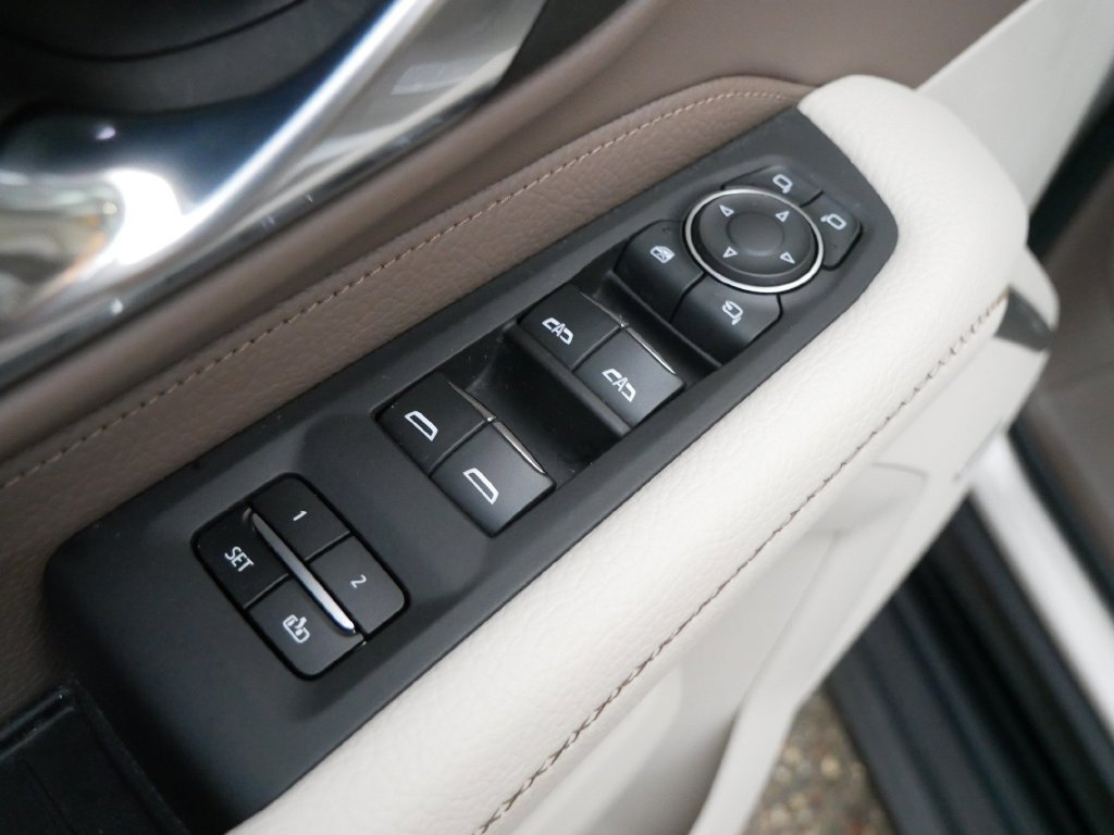 Used 2023 GMC Yukon Denali AWD/4WD image 13