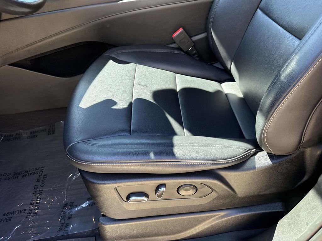 Used 2022 Cadillac Escalade ESV Luxury image 28