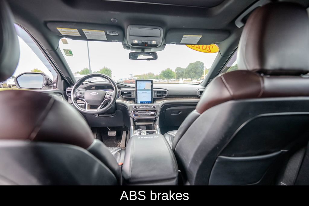 Used 2020 Ford Explorer Platinum w/ Premium Technology Package image 15