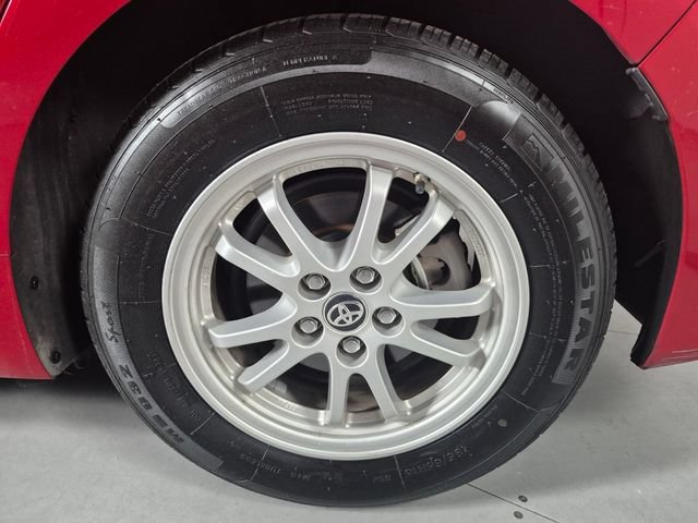 Used 2021 Toyota Prius LE AWD/4WD image 11