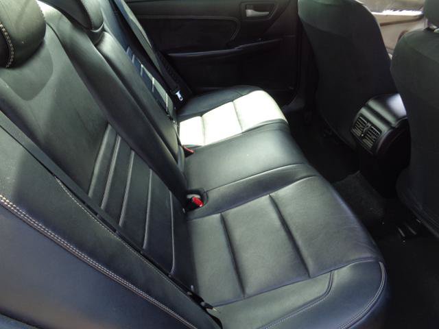 Used 2015 Toyota Camry XLE w/ Moonroof Package FWD image 16
