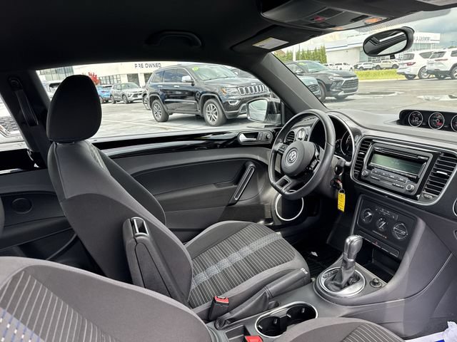 Used 2015 Volkswagen Beetle R-Line FWD image 15