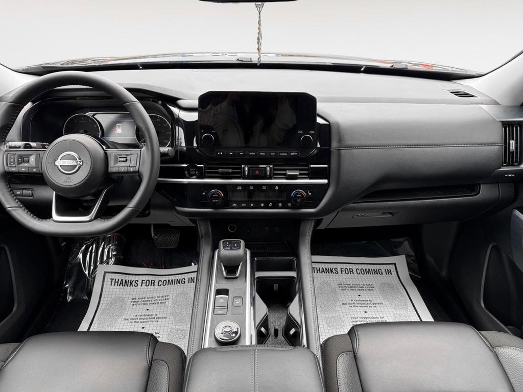 Used 2025 Nissan Pathfinder SL AWD/4WD image 17