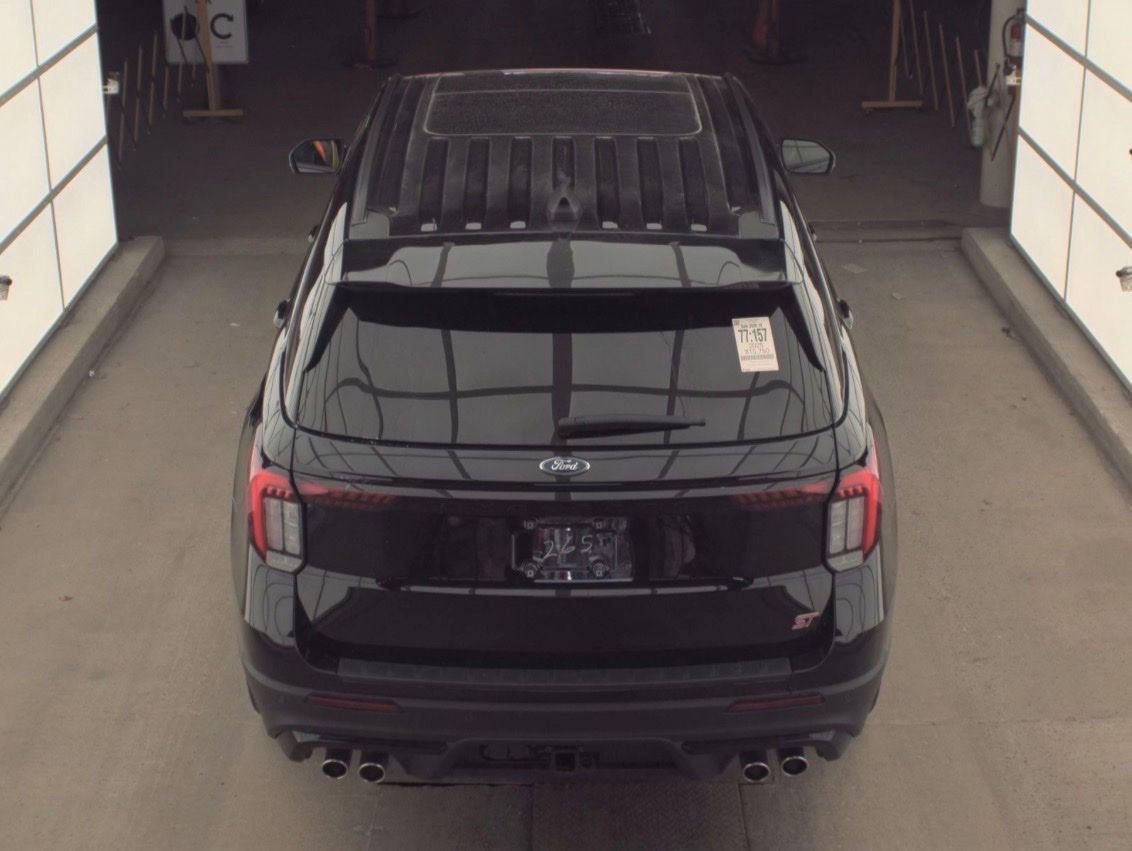 Used 2025 Ford Explorer ST image 18