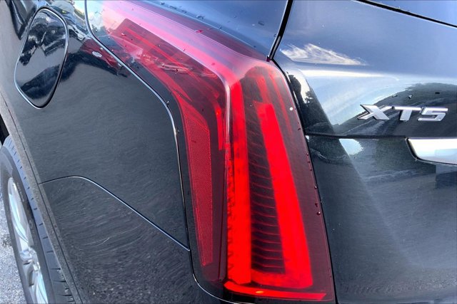 Used 2021 Cadillac XT5 Premium Luxury w/ LPO, Floor Liner Package AWD/4WD image 27