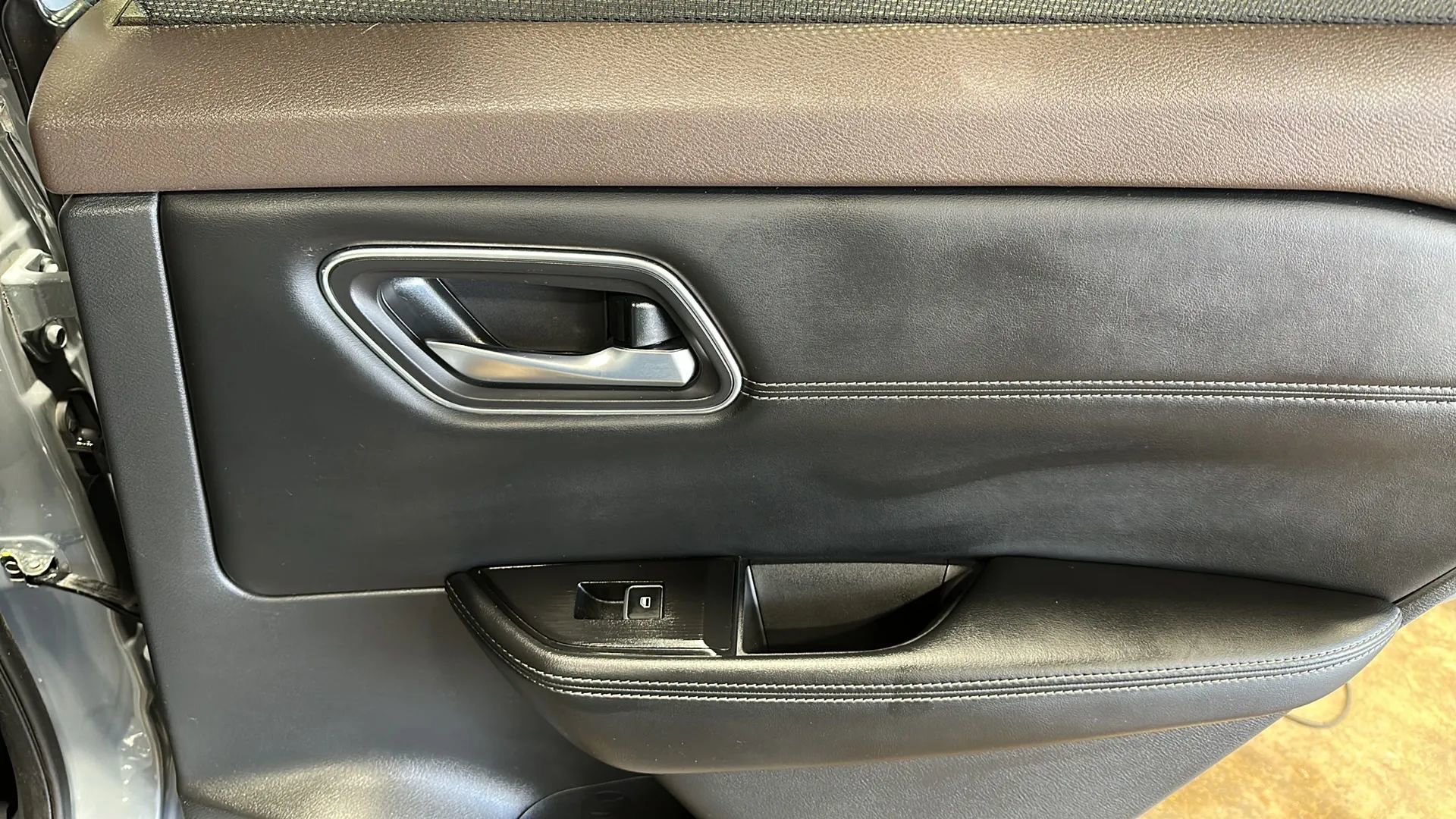 Used 2021 Nissan Rogue SL w/ Premium Package image 17