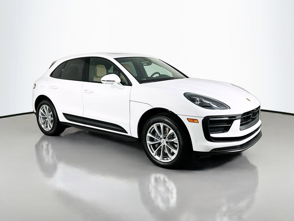 Used 2025 Porsche Macan image 7